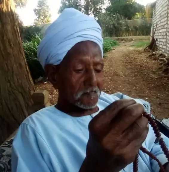 الإعلامي محمد موسى ينعى شيخ مشايخ جعافرة مصر والسودان