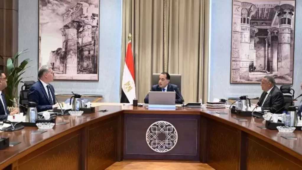 رئيس الوزراء يتابع جهود جذب المزيد من الاستثمارات للمنطقة الاقتصادية للمثلث الذهبي