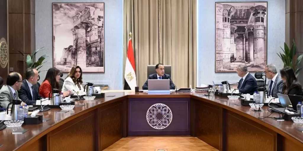 الحكومة: تشغيل 6 فنادق جديدة هذا العام يوفر 750 غرفة و9 مشروعات طرق في الإسكندرية