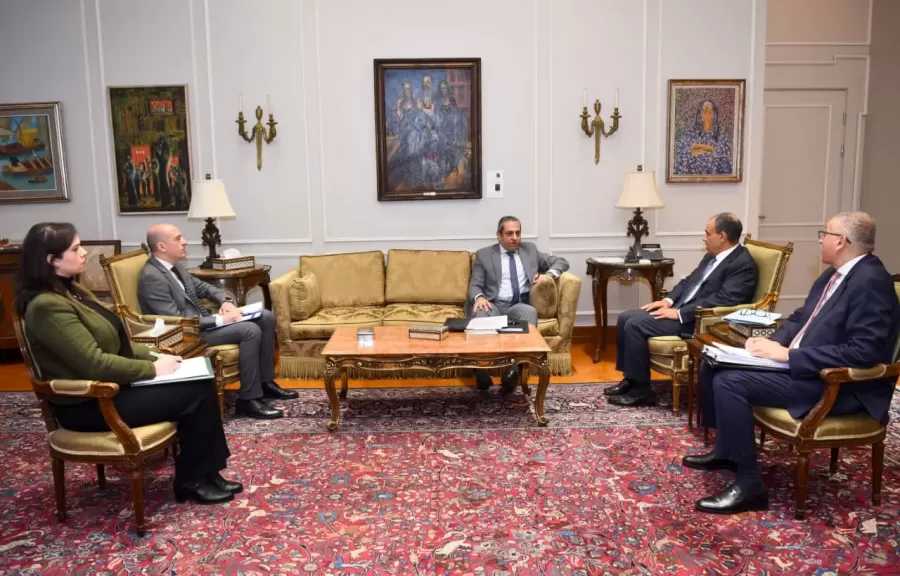 وزير الخارجية يبحث مع شركة العاصمة إجراءات نقل البعثات الدبلوماسية