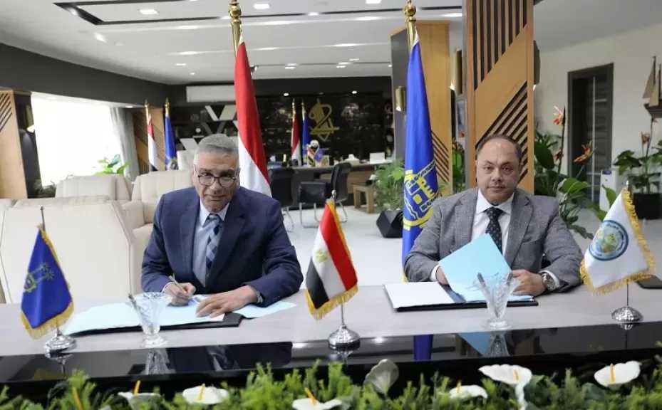 محافظ أسوان ورئيس هيئة تنمية الصعيد يوقعان بروتوكولات لتنفيذ وتشغيل مشروعات تنموية جديدة