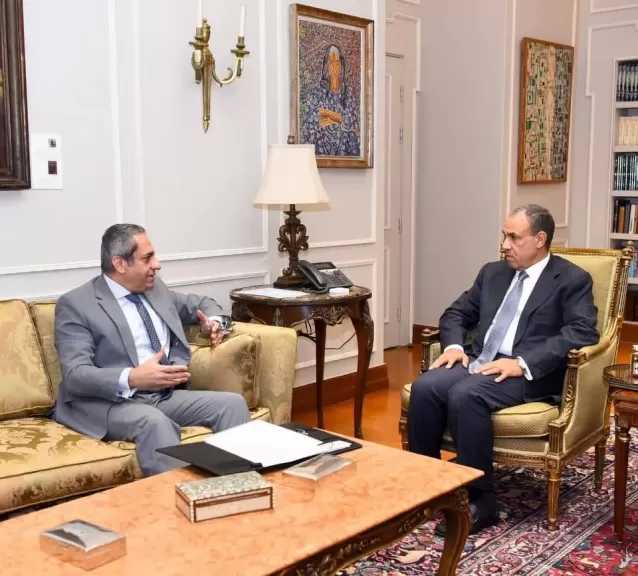وزير الخارجية يجتمع مع رئيس مجلس إدارة شركة العاصمة الإدارية للتنمية العمرانية