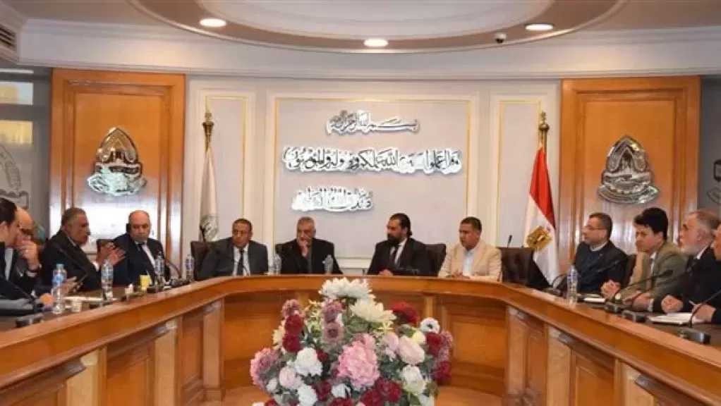 لجنة الملابس الجاهزة بغرفة القاهرة تناقش تبسيط إجراءات تراخيص الأنشطة التجارية والصناعية