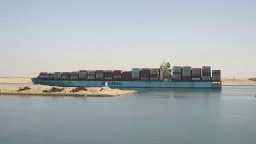 قناة السويس تشهد عبور سفينة الحاويات العملاقة CMA CGM JACQUES SAADE إحدى أكبر سفن الحاويات في العالم