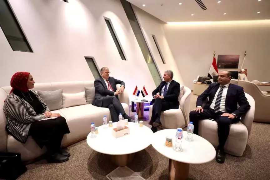 وزير السياحة والآثار يبحث مع سفير هولندا بالقاهرة سبل تعزيز التعاون المشترك