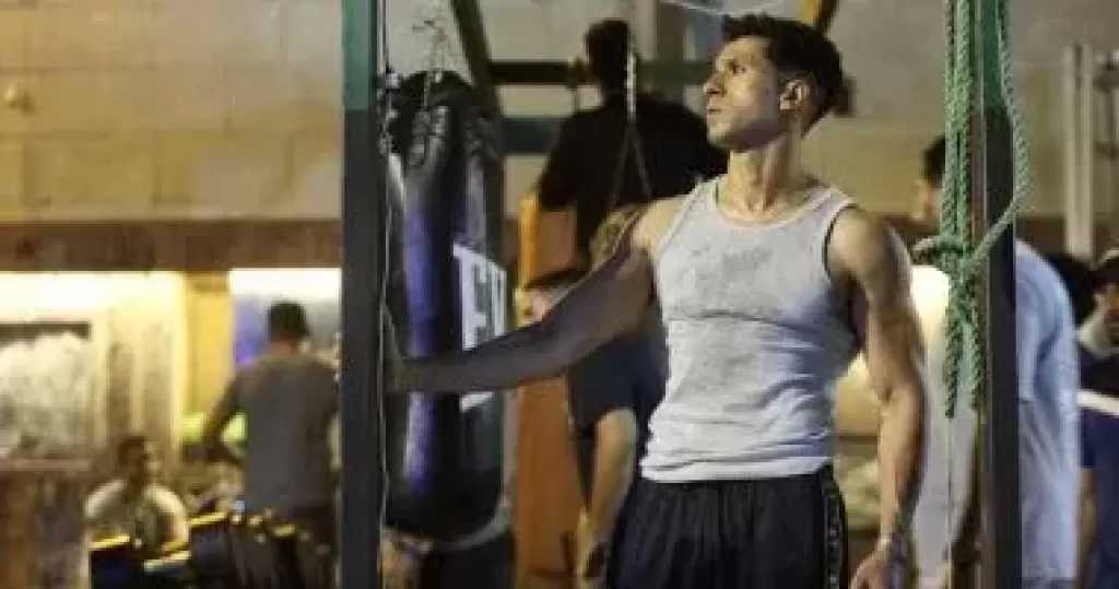 عصام عمر: اجتهدت للوصول لشكل شخصية الملاكم فى بطل العالم