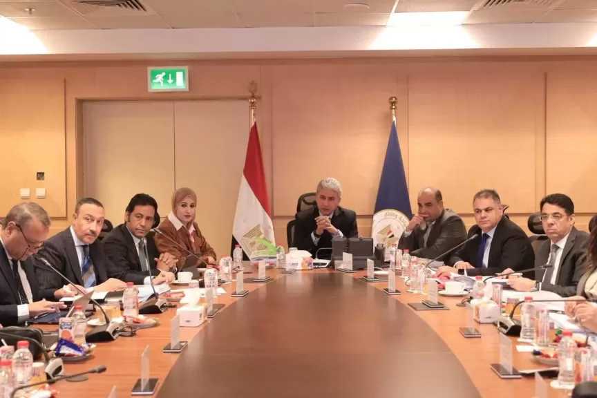 وزير السياحة والآثار يترأس اجتماع مجلس إدارة المجلس الأعلى للآثار