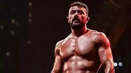 أحمد العوضى فى أحدث صور من كواليس علي كلاي من حلبة الملاكمة