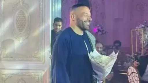 محمد خميس يحتفل بزفافه ويرتدى الجلباب الصعيدي