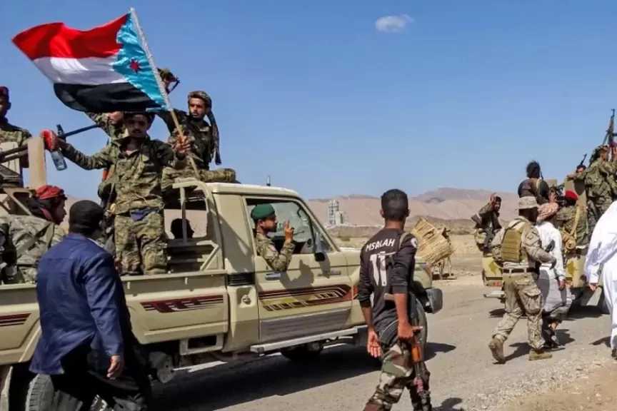 مجلس القيادة اليمني: ندعو المجلس الانتقالي إلى الانسحاب من حضرموت والمهرة وتسليم المعسكرات