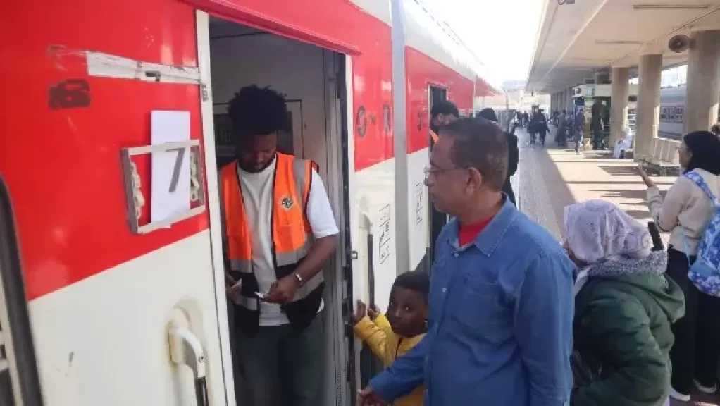 السكك الحديدية تسيّر الرحلة 42 ضمن مشروع العودة الطوعية للأشقاء السودانيين| صور