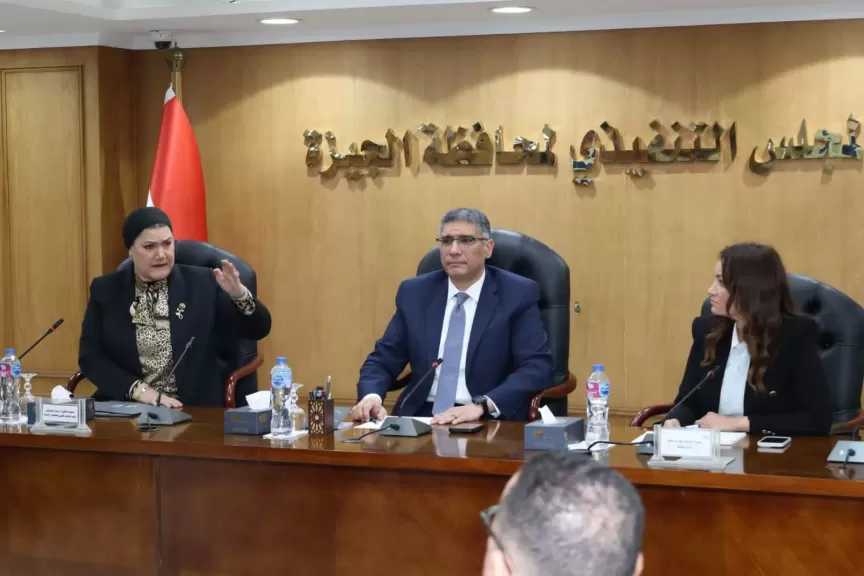 رئيسة المجلس القومي للطفولة والأمومة ومحافظ الجيزة يترأسان اجتماع اللجنة العامة لحماية الطفل