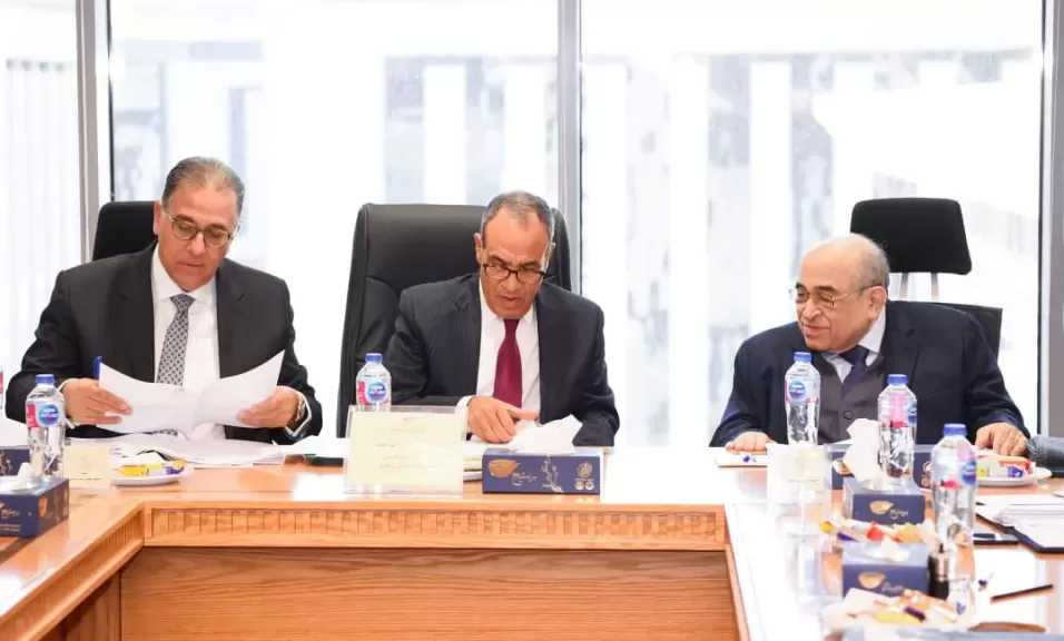 وزير الخارجية يُشارك في الاختبار الشفوي للمتقدمين لمسابقة التعيين بالوزارة.. صور