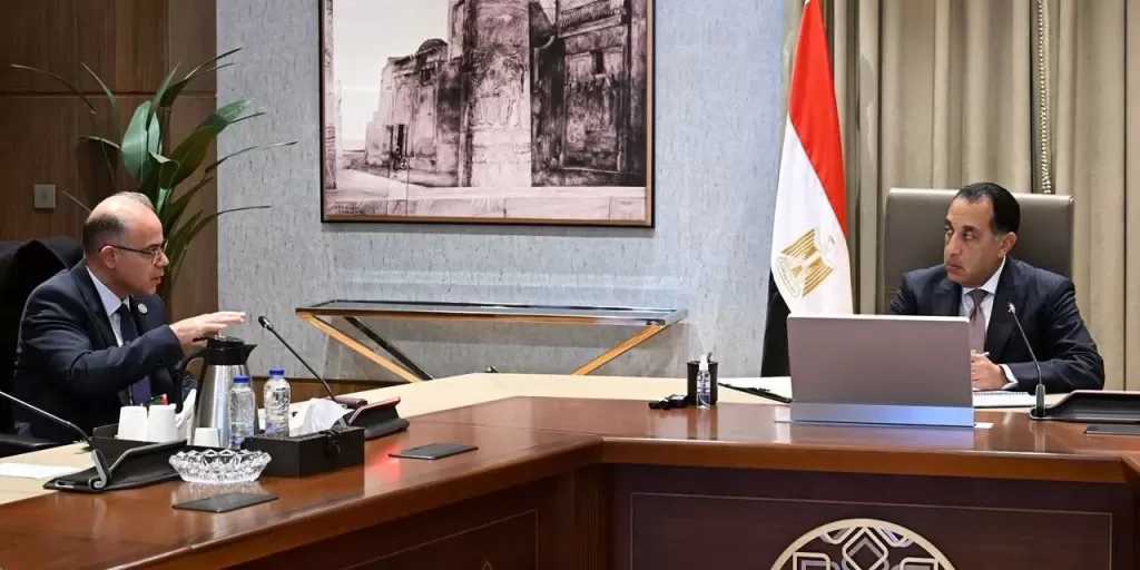 رئيس الوزراء يتابع خطة التوسّع في طرح المزيد من الشركات بالبورصة خلال العام المقبل