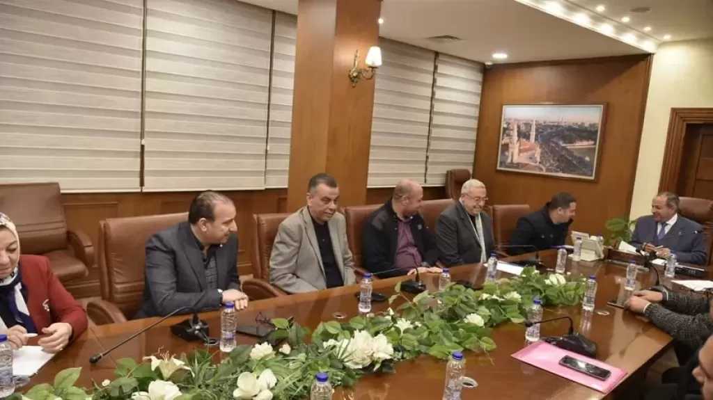 محافظ بورسعيد يوجه بتوصيل ومراجعة كل المرافق قبل اكتمال تطوير شارع الحميدي