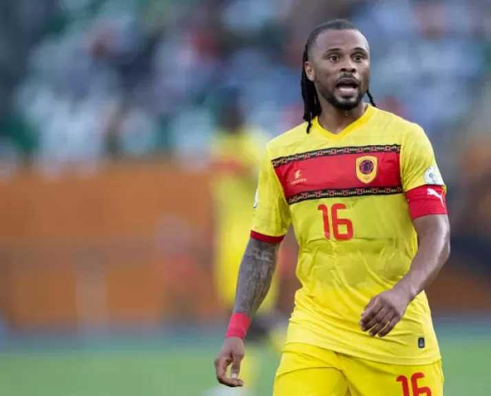 قائد أنجولا يعلن اعتزال اللعب الدولي رغم أمل التأهل في كأس الأمم الإفريقية