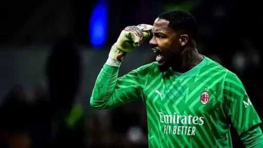 ميلان يتحرك لضم تير شتيجن لتعويض رحيل ماينان المحتمل