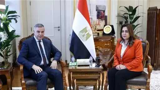 وزيرة التنمية المحلية تبحث مع محافظ الإسكندرية الموقف التنفيذي لمشروعات الخطة الاستثمارية