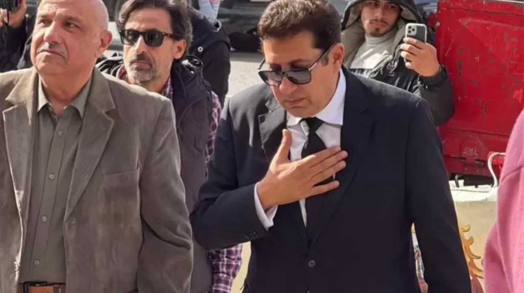 اليوم.. هاني رمزي يستقبل العزاء في والدته بكنيسة أبي سيفين بالتجمع الأول