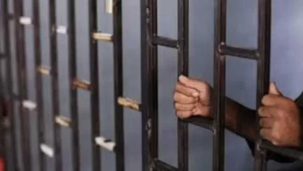 حبس عامل بسوهاج لإشعاله النار في ”توكتوك” ربة منزل