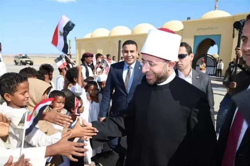 وزير الأوقاف يفتتح مسجدا في برنيس بالبحر الأحمر