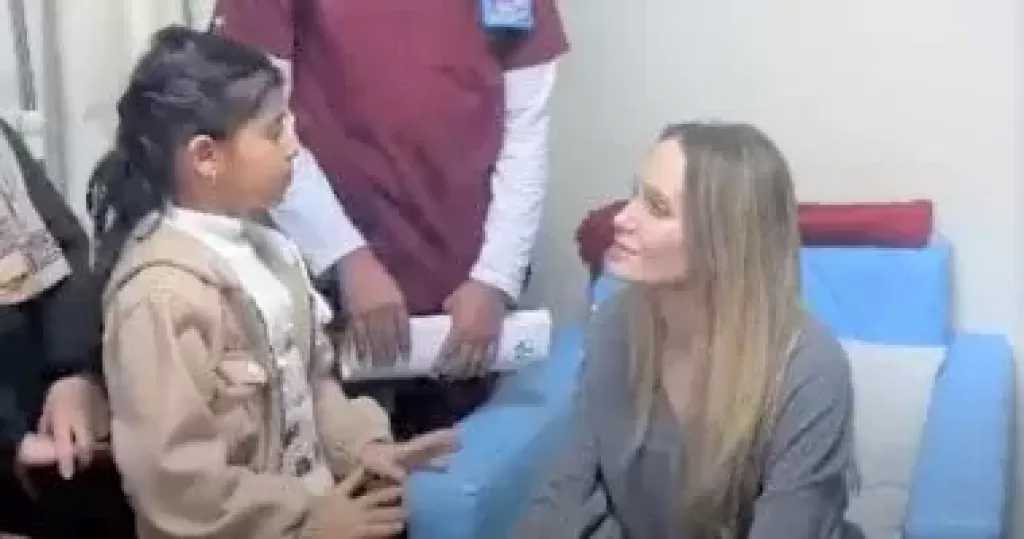 النجمة العالمية أنجلينا جولي من معبر رفح: غزة تواجه كارثة إنسانية لا تُطاق