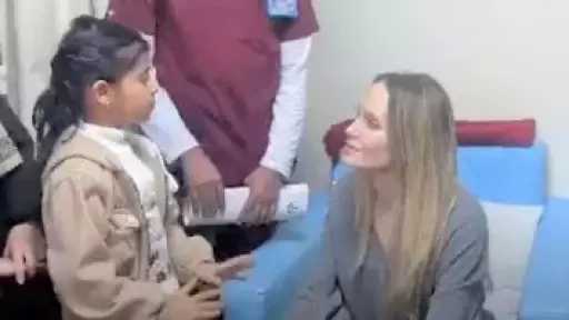 النجمة العالمية أنجلينا جولي من معبر رفح: غزة تواجه كارثة إنسانية لا تُطاق