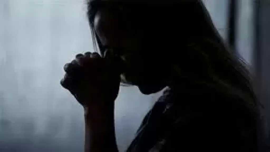 استدعاء فتاة المعادي لسماع أقوالها في اعتداء شخصين عليها