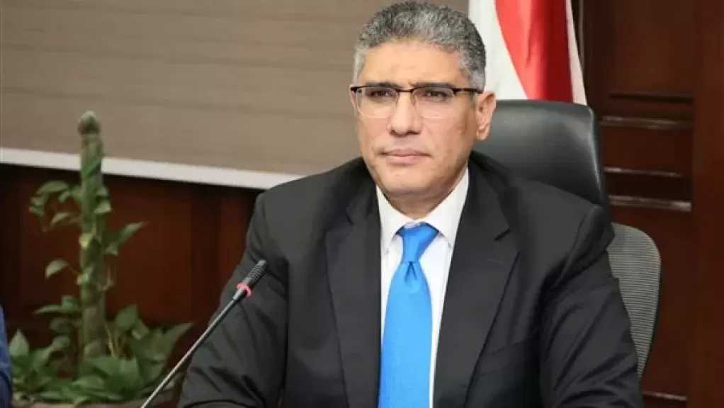 محافظ الجيزة يُجري حركة تكليفات موسعة لنواب رؤساء الأحياء والمراكز والمدن