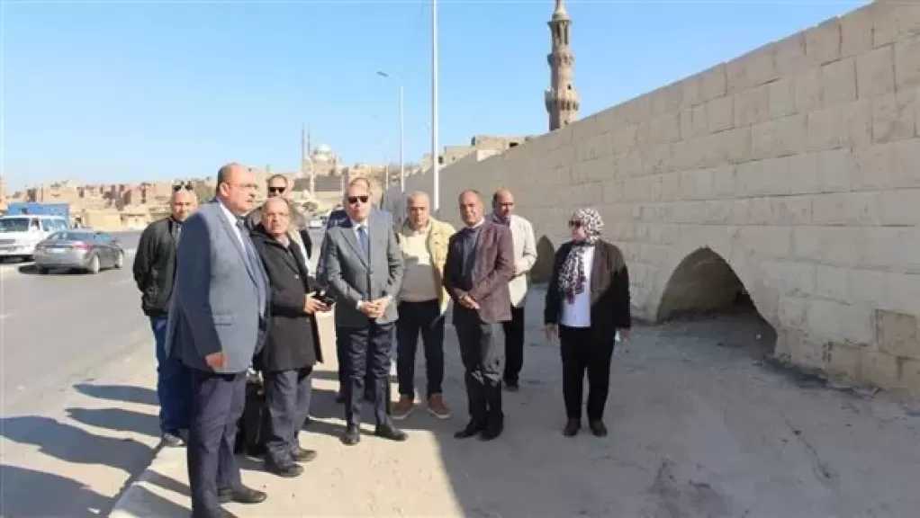 محافظ القاهرة: تحويل منطقة السيدة عائشة لمنطقة سياحية تربط بين مجمع الأديان وسور مجرى العيون