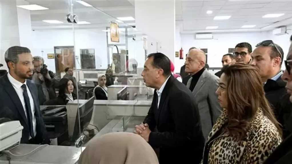 رئيس الوزراء يتفقد المركز التكنولوجي بقرية ”الرياينة” ضمن مشروعات حياة كريمة