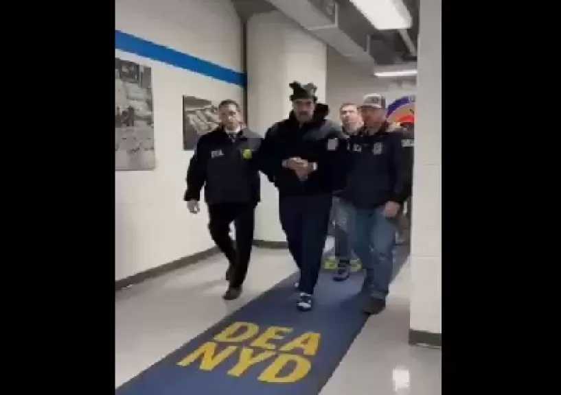 فيديو يظهر مادورو مقيدا داخل مقر اعتقاله