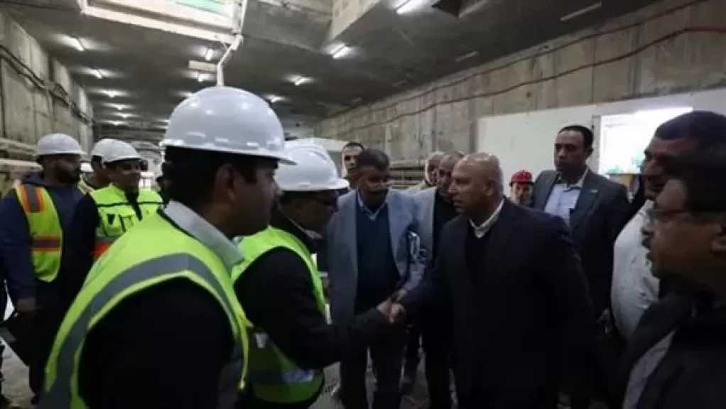 وزير الصناعة والنقل يجري جولة هامة بالمرحلة الأولى من الخط الرابع للمترو