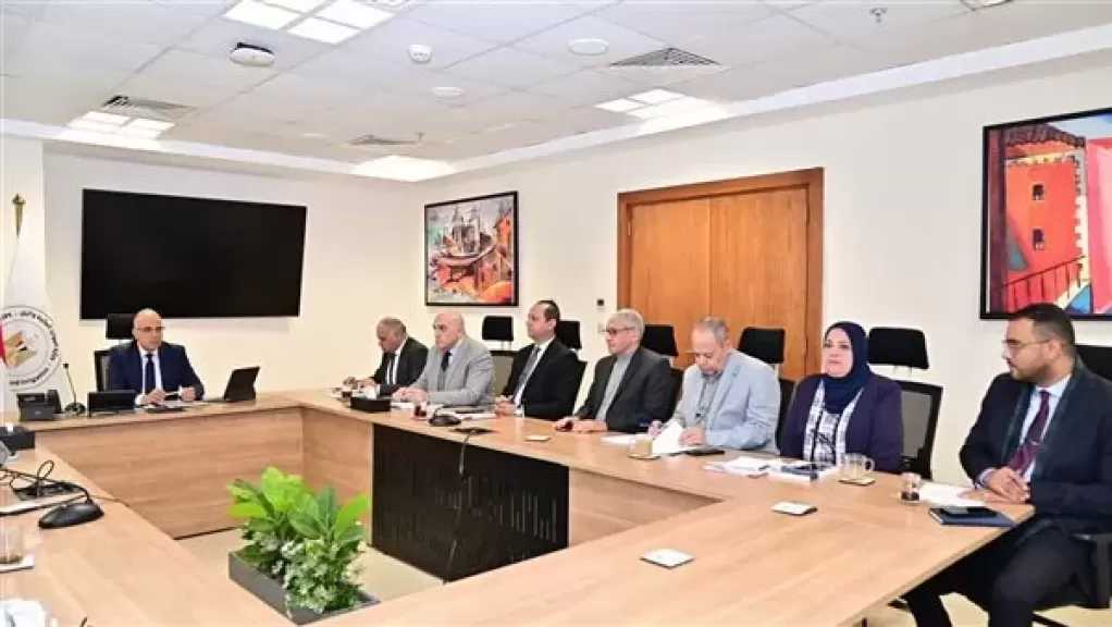 وزير الري يتابع إزالة التعديات على مجرى نهر النيل بقطاع (شبرا - حلوان)