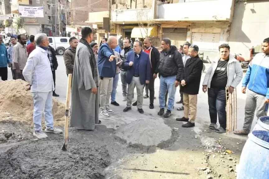 محافظ أسيوط يتفقد تطوير ميدان المجاهدين ويتحاور مع المواطنين بشأن أعمال التطوير الجارية