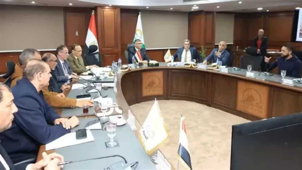 محافظ الجيزة يبحث شكاوى المواطنين بأحياء ومراكز العجوزة والوراق والهرم وأوسيم
