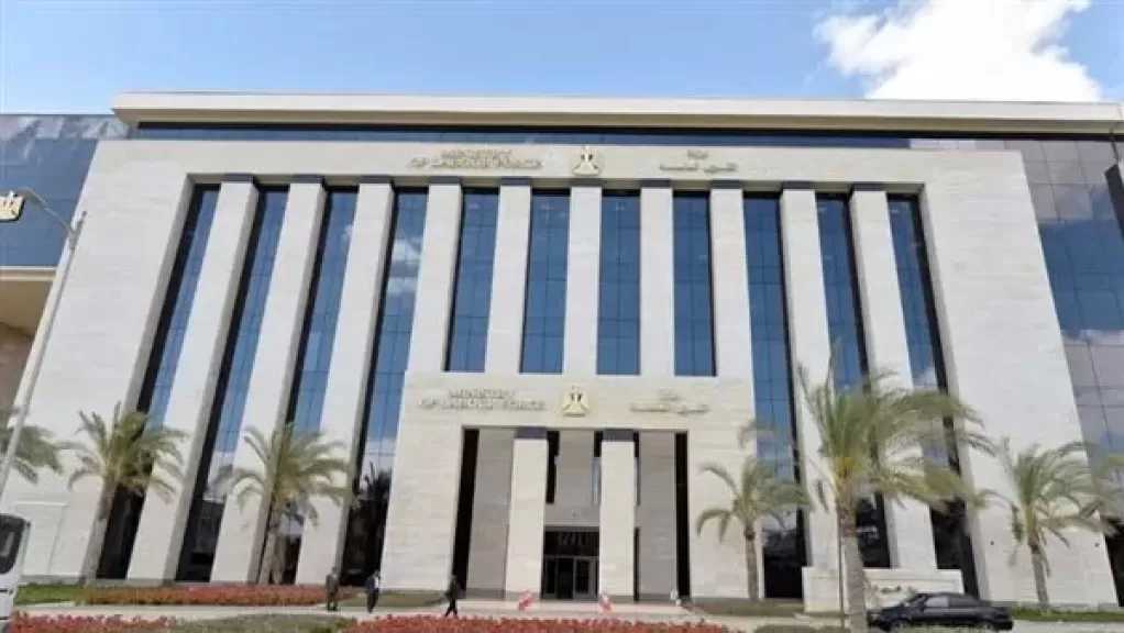 وزارة العمل: 77 فرصة عمل بشركة سكاي للموانئ ببورسعيد