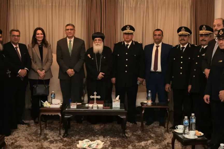 محافظ الجيزة يزور مطرانية أكتوبر وأوسيم للتهنئة بعيد الميلاد المجيد