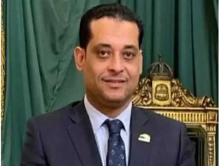 محمد نشأت العمدة: عقب استلامه كارنيه العضوية: دعم الصناعة والتعليم والصحة أولوية تشريعية لتعزيز الإنتاج