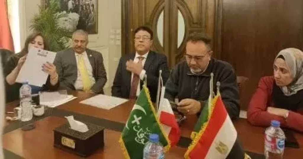 عصام صباحى يتقدم بأوراق ترشحه على مقعد رئاسة حزب الوفد