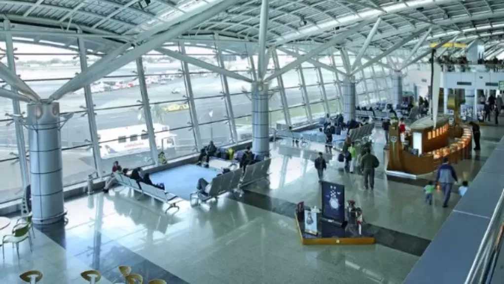 ارتفاع معدلات التشغيل بمطار القاهرة الدولي خلال ديسمبر 2025 محققا 3 ملايين راكب