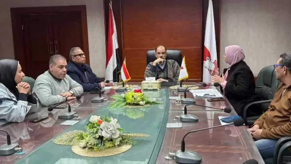 محافظ سوهاج يتابع مقترح التطوير التنفيذي لشارع المحطة وفق الهوية البصرية