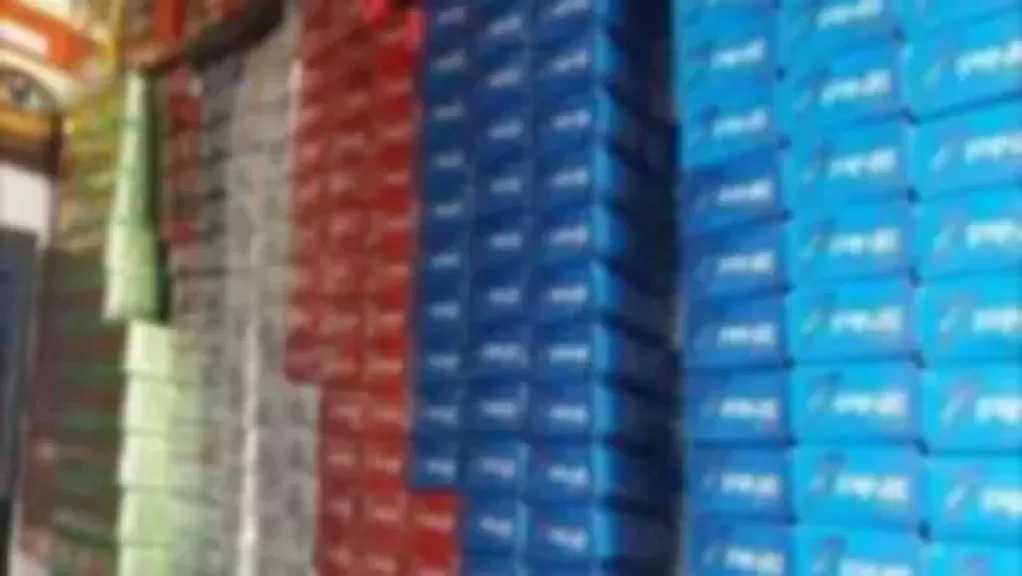 حملات مكثفة على مافيا السجائر تُحبط حجب نصف مليون علبة عن الأسواق