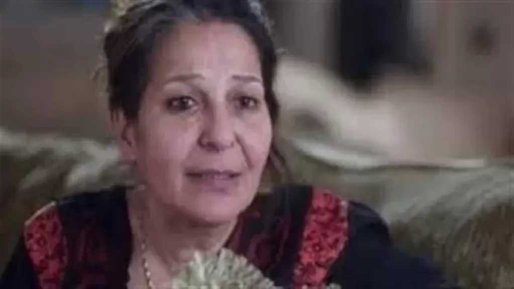 حنان يوسف تناشد الجمهور الدعاء لشقيقها بعد نقله للعناية المركزة