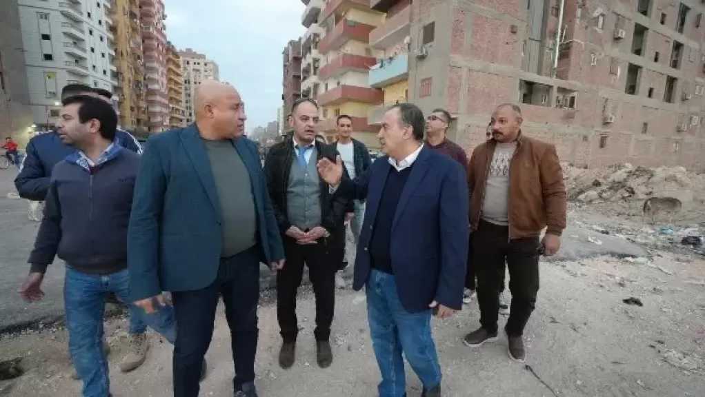 محافظ أسيوط يتفقد أعمال تطوير ورصف شارع ترعة عبد الله بحي غرب