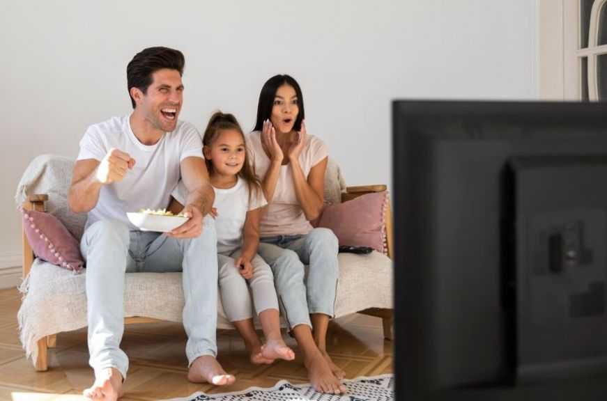 أقوى اشتراك IPTV: دليلك لاختيار IPTV اشتراك رسمي مع جميع القنوات وسيرفرات بدون تقطيع