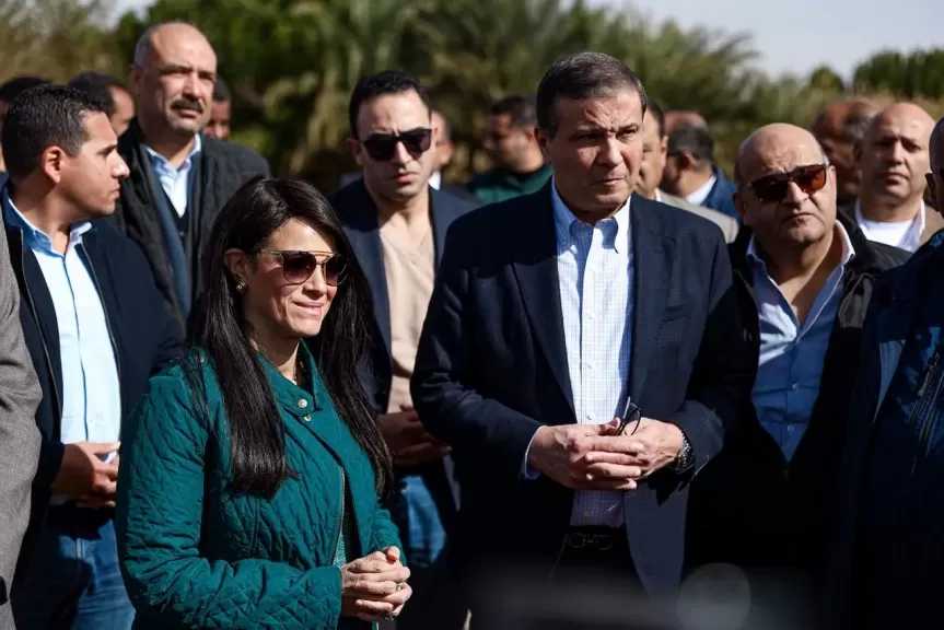 وزيرا التخطيط والزراعة يتفقدان مشروعات تطوير المصرف الزراعي بمشروع وادي الصعايدة بإدفو في أسوان