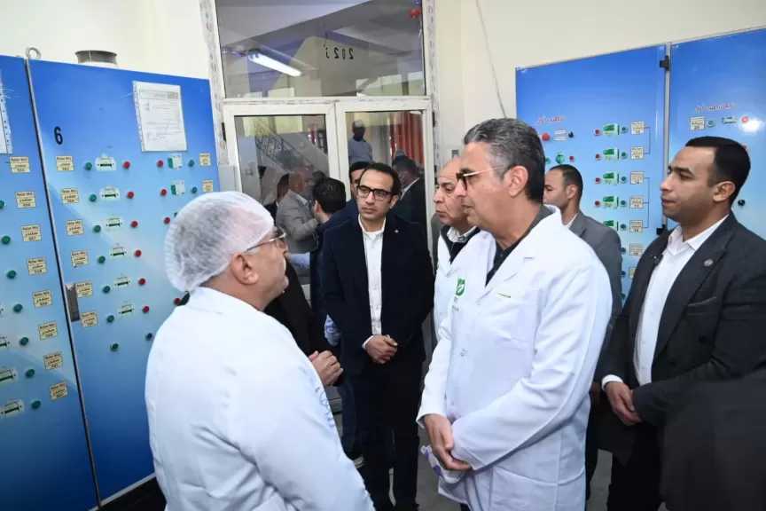 وزير التموين ومحافظ المنيا يتفقدان مصنع سكر أبو قرقاص