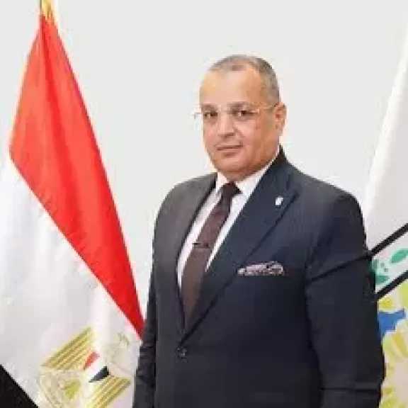 محافظ جنوب سيناء ووزير النقل يبحثان سبل تعزيز خطط التنمية