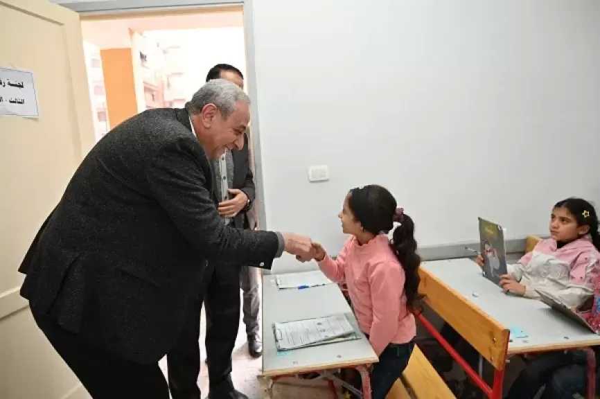 محافظ الغربية يتفقد لجان امتحانات النقل بطنطا.. ويطمئن أولياء الأمور: أبناؤكم أمانة في أعناقنا